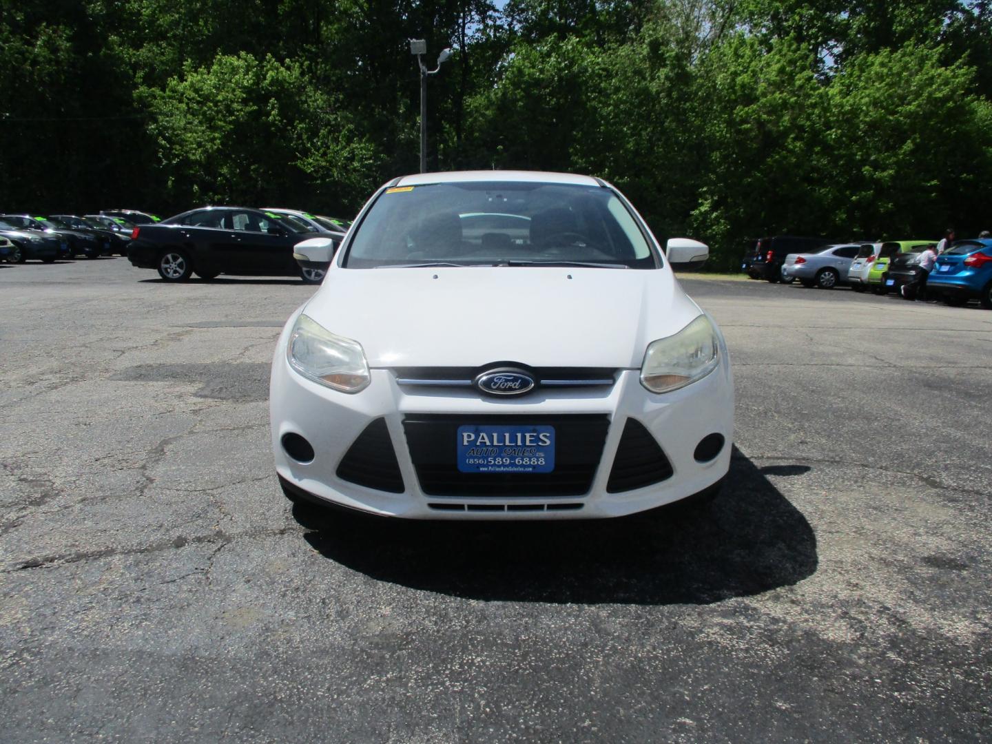 2014 WHITE Ford Focus SE Sedan (1FADP3F28EL) with an 2.0L L4 DOHC 16V engine, located at 540a Delsea Drive, Sewell, NJ, 08080, (856) 589-6888, 39.752560, -75.111206 - Photo#10